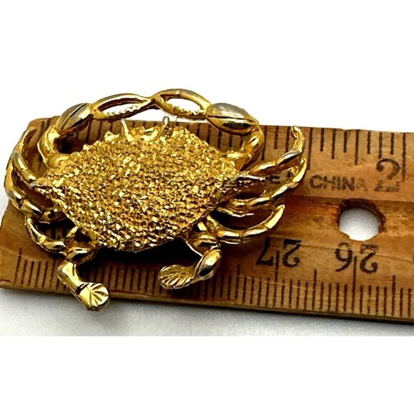 Whimsy Vintage Gold Tone Crab Brooch Pin Birthday Beach Summer Festive Sealife - Picture 5 of 6
